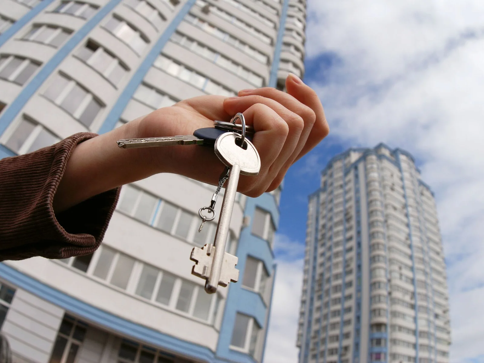 О СЛОЖНОМ НА ПРОСТОМ. Покупка квартиры в новостройке: как не стать жертвой двойных продаж?