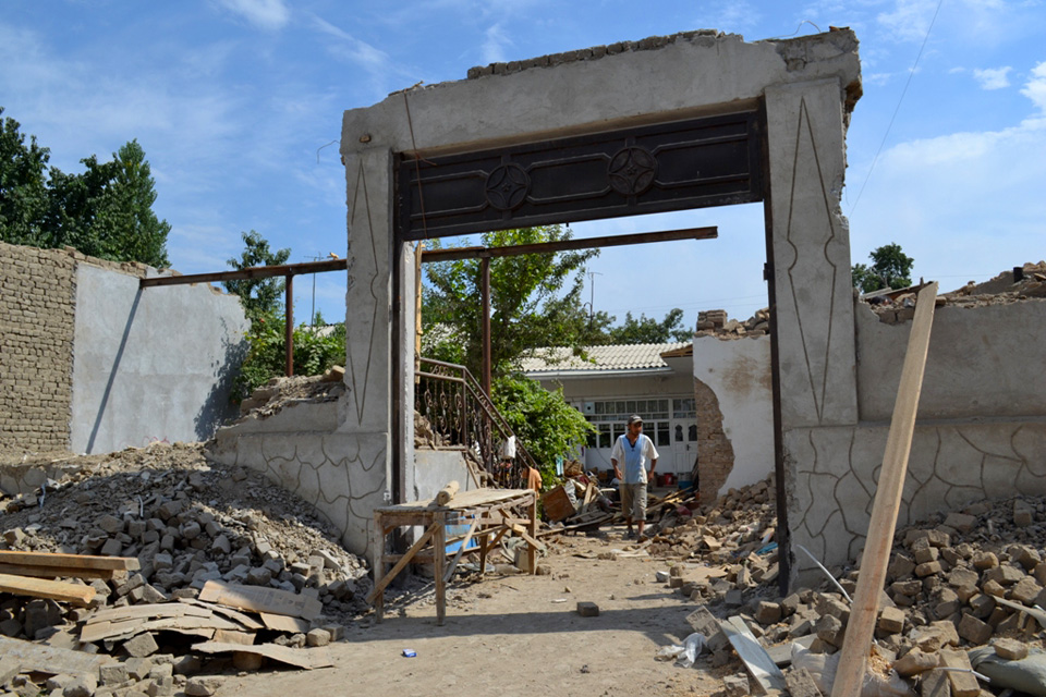 Разрушение домов КР